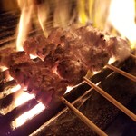 備長炭火焼鳥たまるや - 目の前で焼き上げる臨場感