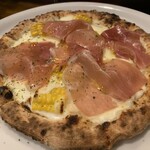 MILLE FIORI - 生ハムととうもろこしのクリームソース ピッツァ（￥1500）