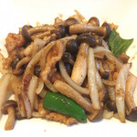 chinese kitchen 海 - 塩胡椒炒めと言うより、オイスターソースの味が良い。塩胡椒は補助。