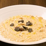 Cream risotto with truffles and porcini