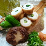 小魚料理 とみ助 - カレイのから揚げ