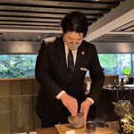 レフェルヴェソンス - 丁寧な所作　思わず見とれてしまいます♪