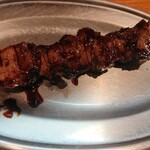 肉問屋直営 食肉市場 とんちゃん焼肉 大王 - 和牛カルビ串150円