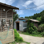 斎藤養鶏場 - 小屋の入り口