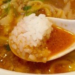 刀削麺の王様 - 2012/06 ライスをスープに浸して食べます