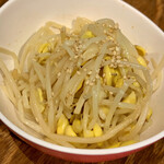 鶴亀餃子製作所 - もやしナムル