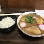 山為食堂 - 　　　　チャーシュー麺(辛口)
            　　チャーシューが全ては見えづらい