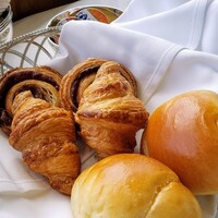 パノラミックレストラン ル・ノルマンディ - ホテルのベーカリーより　丁度いい大きさ