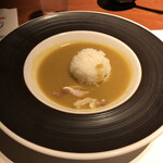 ラビスタ阿寒川 - 北寄貝のライスカレー（香の物、福神漬け、らっきょ。レモンティー）