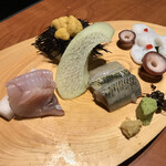 ラビスタ阿寒川 - お造里（生海胆殻盛り、北釧鰯、松皮鰈、水蛸文銭造り（梅肉、大根、造り醬油、玉ちり）