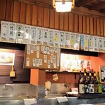 らかん寿し 松月 - カウンターからの眺め、日本酒等のメニュー(2020.9)