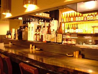 Rokka Kei - カウンターでお料理に合うお酒をしっとり飲むのも◎！こだわりのお酒の種類豊富だからいろいろな種類を試してみて★