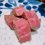 銀座 ちかみつ - 特選和牛ヒレの藁焼き瞬間燻製