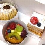 パティスリー ルポンデザミ - モンブランとフルーツタルトと苺のショートケーキ
