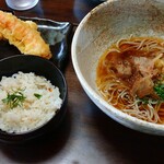 手打ちそば 小りん - ざる・かけセットのかけそばと天ぷら炊き込みご飯