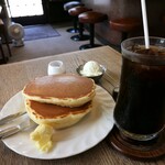 珈琲専門店 トミィ - ホットケーキ 生クリーム＆チョコレート付