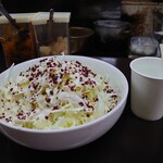 牛すじカレー 小さなカレー家 - コールスロー大（100円）