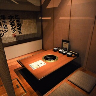 テーブル席から掘りごたつまでゆったりした空間で焼肉を