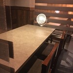 和食 酒肴 まさむら - 感染予防対策　各テーブルに小型扇風機設置