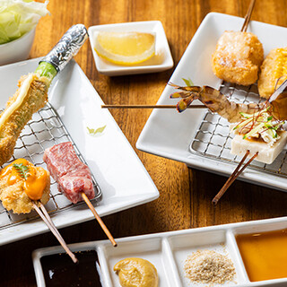 Slowly stewed pork belly kushikatsu is popular ♪ There is also a course where you can enjoy seasonal skewers.