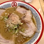 東京煮干し らーめん玉 - 肉とろりそば　1,020円