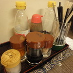 酒屋の酒場 - テーブルセット