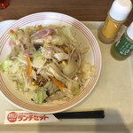 リンガーハット - 野菜たっぷり皿うどん（825円）
