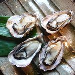 牡蠣屋 - 焼き牡蠣 \1,000