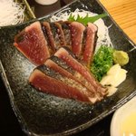 明神丸 ひろめ市場店 - かつおのたたき（塩）並 \1000