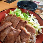 国産牛焼肉くいどん - 肉はサーロインが2枚　噛みごたえあります。