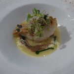 ビストロ ダイア - 山口県産甘鯛のポワレ ブール・ブランソースとホタルイカのピューレ