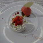 ビストロ ダイア - 苺のパブロヴァ 愛知県産苺”あきひめ”焼きメレンゲのケーキとソルベ