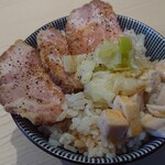 長男、もんたいちお - ミニチャーシュー丼