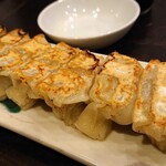 Tomitomi Hanten Shinshigai Shuka - 一口サイズの焼き餃子