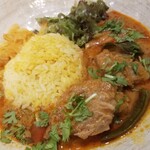 SPICY CURRY 魯珈 - インドネシア風豚スペアリブとレモングラスのカレー