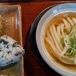 本格手打 いわしや - ひやかけ、竹輪、おむすび。