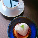 月珈琲 - ブレンド￥500,プリン¥400