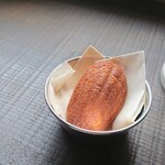 月珈琲 - 明日定休日なので…とそっとくれたオマケ。惚れちゃいます。