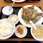 中華料理 福錦 - レバニラ炒め定食（800円）