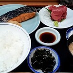 季節料理 魚竹 - 銀鮭焼き＋鮪中落ち