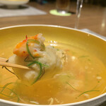 ふふ 河口湖 - 汁物　花咲蟹のすり流し　枝豆水雲真丈　茗荷　ふり柚子