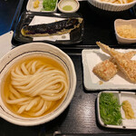 讃岐うどん 白庵 - 薬味はおネギとおろし生姜。そう！これが讃岐スタイルですd(^_^o)♡