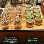 ザ・テラス - ほうじ茶とミルクチョコレートのモンブラン@ほうじ茶クリーム、ほうじ茶栗ペースト、生クリーム。底にチョコレートガナッシュ、抹茶のティラミス（MVP）