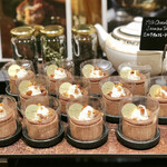 ザ・テラス - ミルクチョコレートとジャスミンのムース@ほのかにジャスミンが香るミルクチョコムース。ボトムがサクサクサブレ