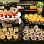 ザ・テラス - 冷蔵コーナー（通称アトリエ）＠右