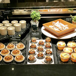 ザ・テラス - 冷蔵コーナー（通称アトリエ）＠左