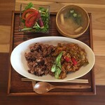 トゥッティカフェ - 夏野菜と大豆ミートのキーマカレー