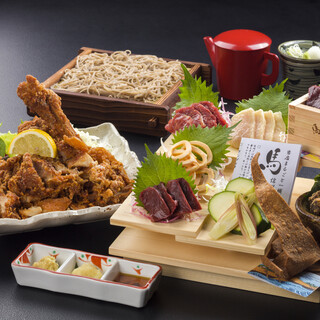 A popular soba Izakaya (Japanese-style bar) that focuses on sake and ingredients from Shinshu.