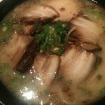 Menya Jirou - ラーメン＋いつもの叉焼…ビジュアルは旨そう！