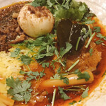 SPICY CURRY 魯珈 - インドネシア風豚スペアリブとレモングラスのカレー